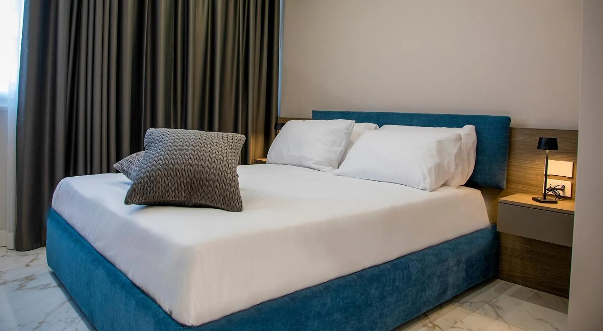 Apartment Maison D'Elite Naples Italy